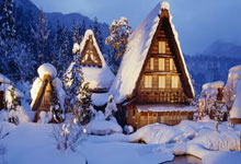 记者:蒋圣龙在国足一直带伤作战,上颌骨额突骨折的他仍在恢复中.